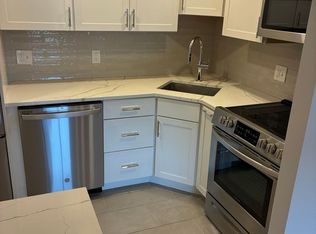5 Hallmark Gdns APT 11, Burlington, MA 01803