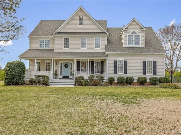 513 Fairway Woods Dr, Chester, VA 23836