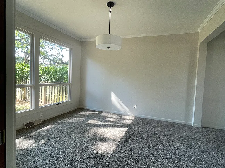 2560 Berwyck Rd SE — Photo 4
