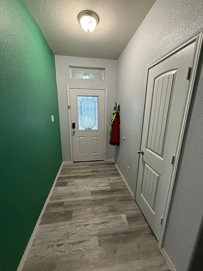 5 Bedroom home in Cul-de-sac — Photo 3