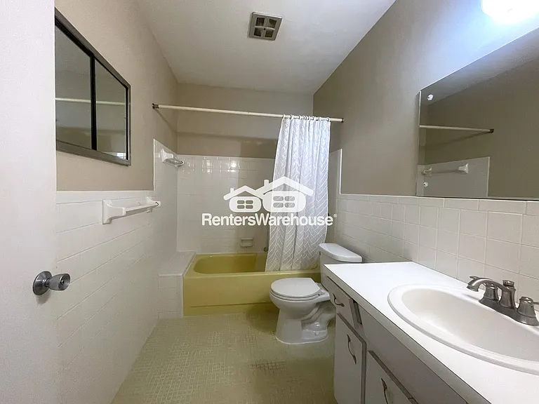 2402 Ecuadorian Way #28 — Photo 20