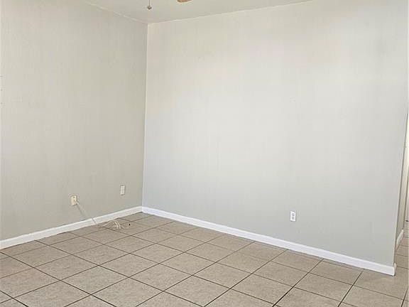 5th image of 1443 Bartholomew St