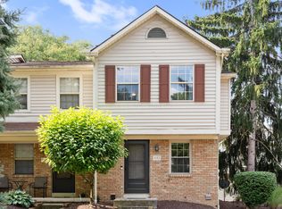 481 Foxtrail Cir E, Westerville, OH 43081