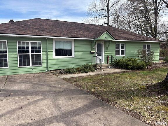 2nd image of 702 Sheridan Dr