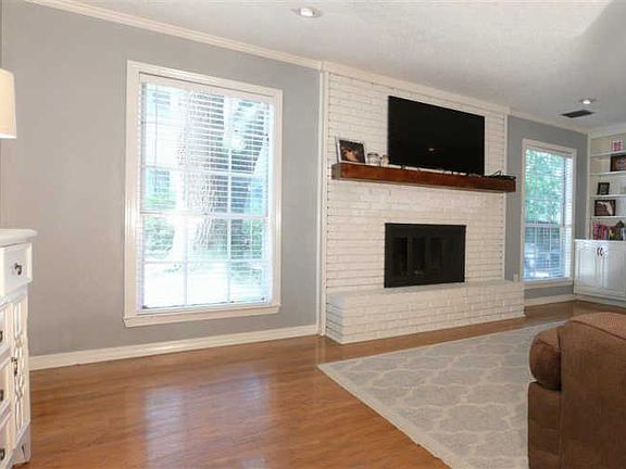 3rd image of 124 Wild Oak Dr