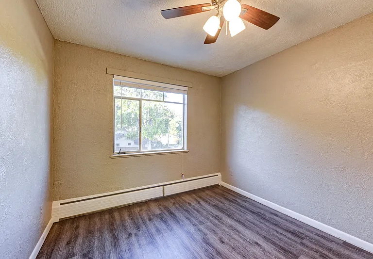 Lynwood Apartments — Photo 12