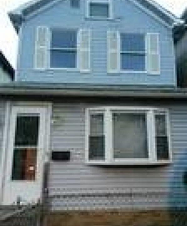 2nd image of 142 Franklin St