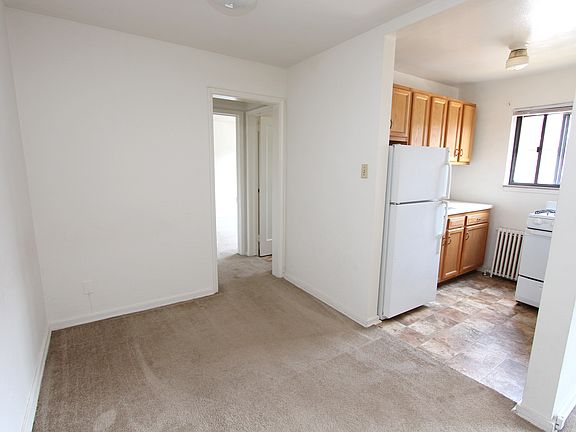 3rd image of 5615 Ellsworth Ave APT E13