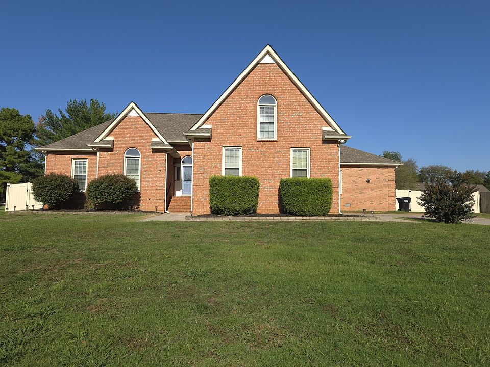 値下げ不可　house on the hill_ Parent Bag_Tile 844 N Hill Ln, Cincinnati, OH 45224 | Zillow