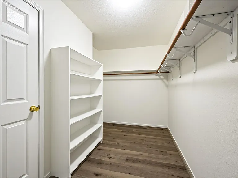 2123 Winter Dale Ct — Photo 10