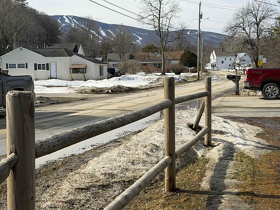 2nd image of 33 Pleasant Extension Street