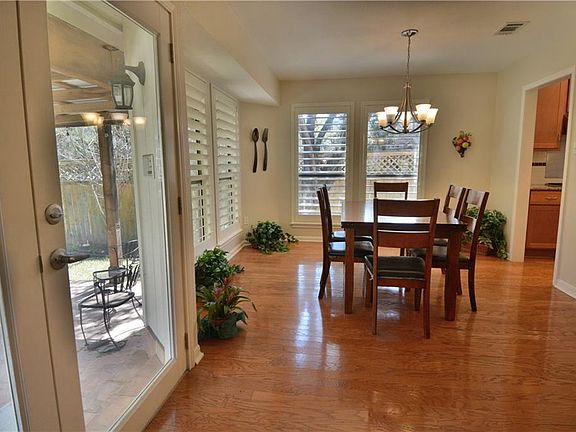 5th image of 1203 Wilson Heights Dr