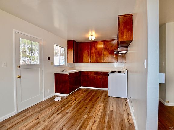 3rd image of 556 W Saint Charles St #48