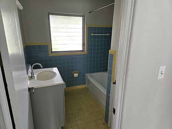 2nd image of 1419 Virginia Dr