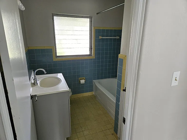 1419 Virginia Dr — Photo 3