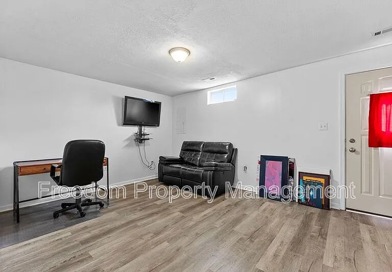 15305 Brazil Cir — Photo 39