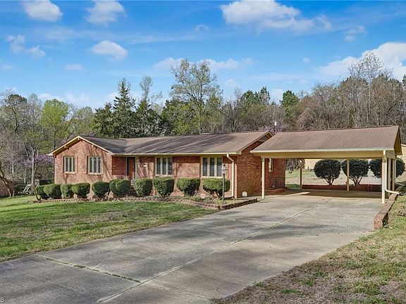 4th image of 4104 Enchanted Ln