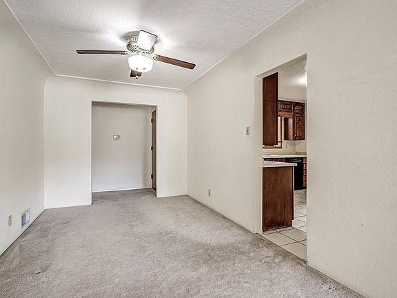 5th image of 1901 Brentwood Ct NE