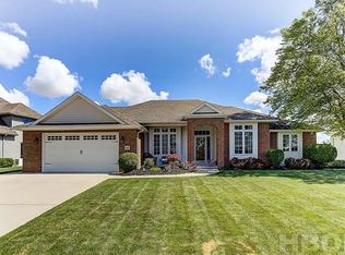 8465 Indian Lake Dr, Findlay, OH 45840