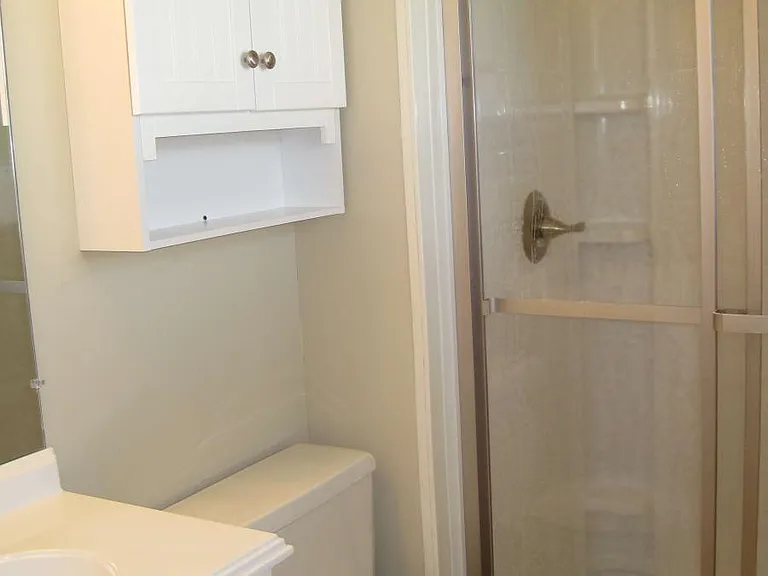 2404 Lyndhurst Dr — Photo 9