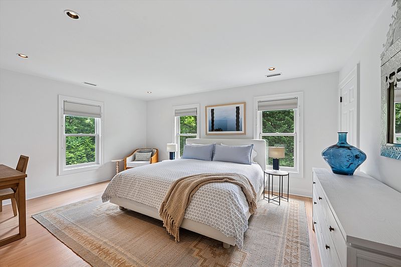 32 Eastville Ave, Sag Harbor, NY 11963 | Out East