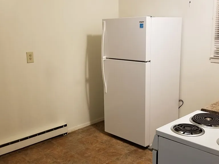 125 Roman Dr NW — Photo 3