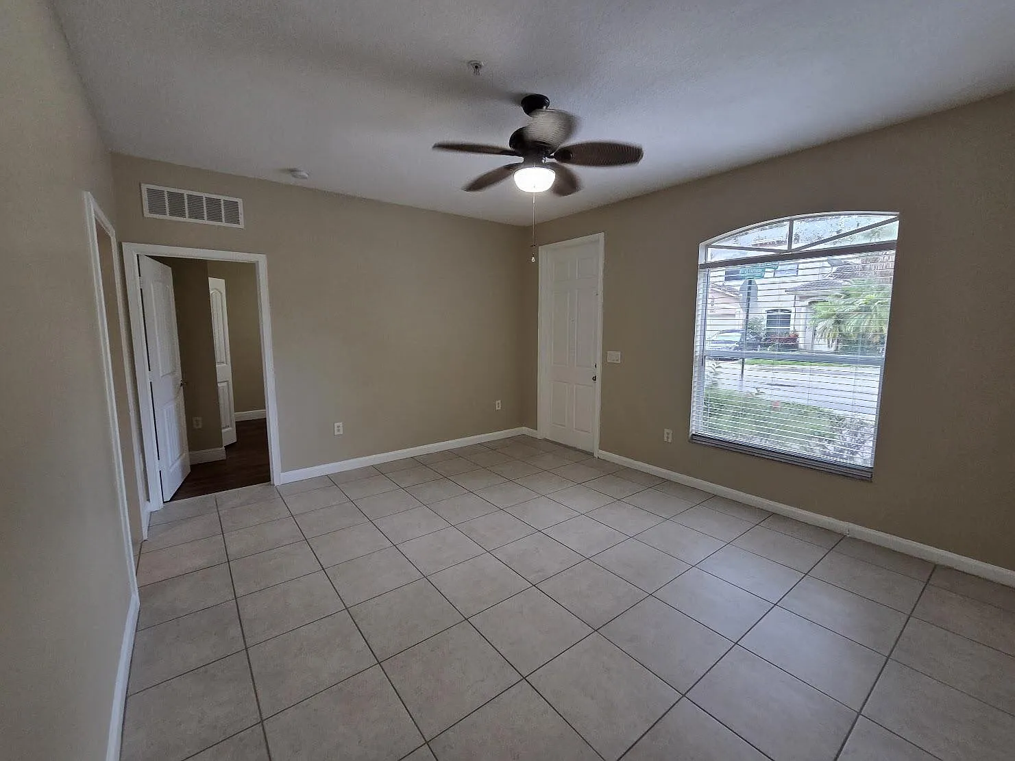 4 bed, 3.0 bath, 1868 sqft, $2,900 — Photo 3