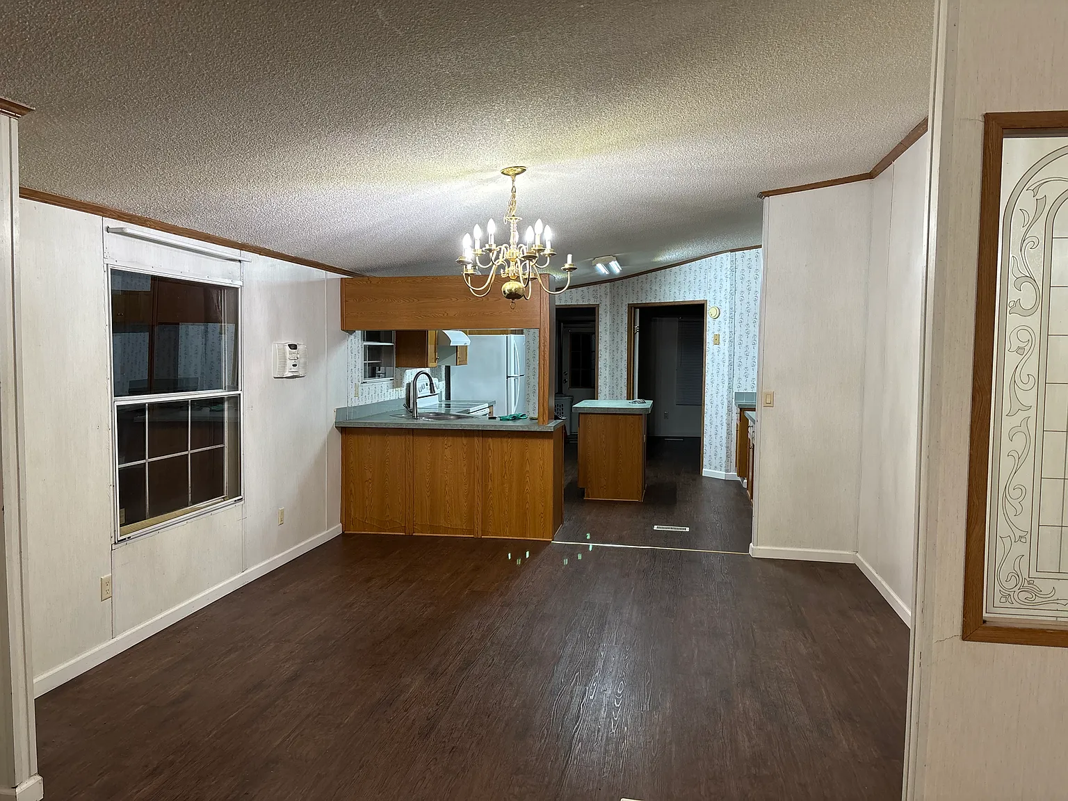 4 bed, 2240 sqft, $1,550 — Photo 4