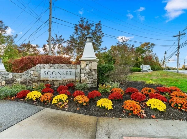 4 Longwood Ln #94, Hanover, MA 02339