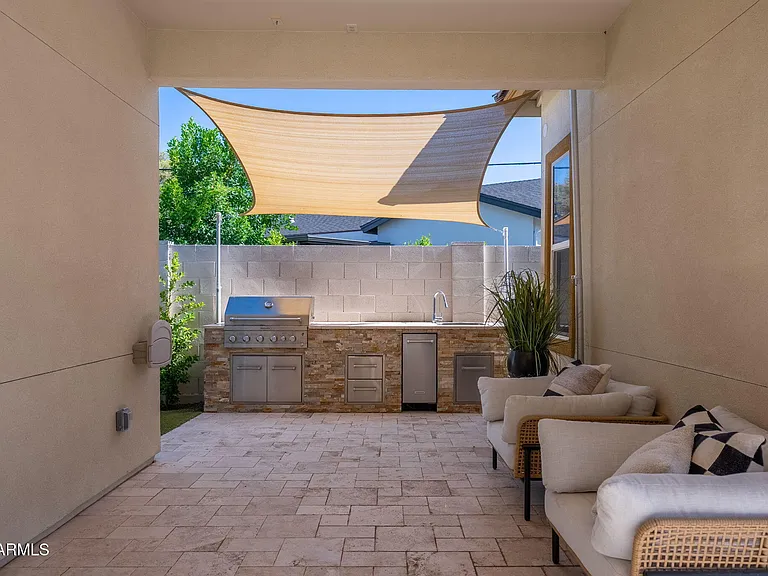 1555 E Ocotillo Rd #9 — Photo 34