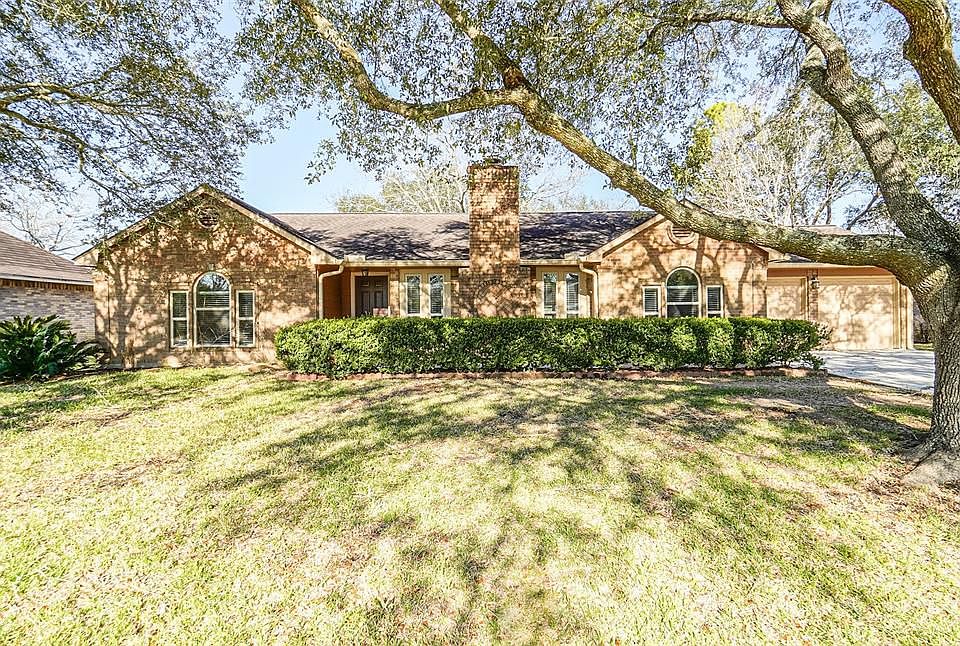 1st image of 1309 Oak Hollow Dr