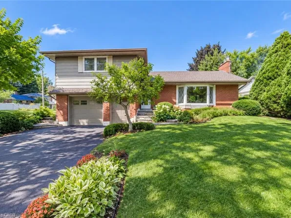 3143 South Dr, Burlington, ON L7N 1H8