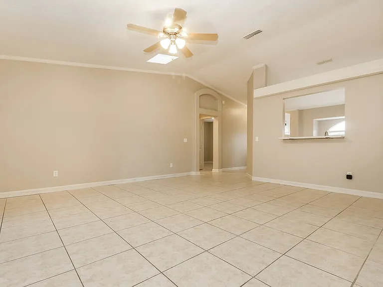 2702 Woodstream Cir — Photo 3