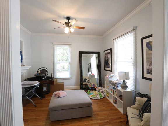 3rd image of 302 E 4th St