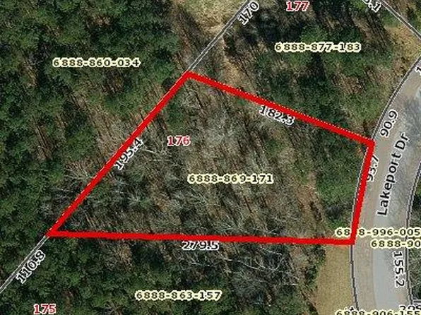 411 Lakeport Dr, Greenwood, SC 29649