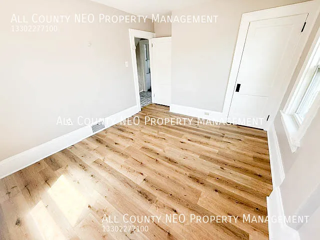 859 Brown St #UP — Photo 8