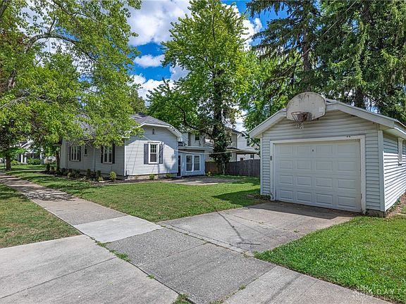 4th image of 202 Corona Ave