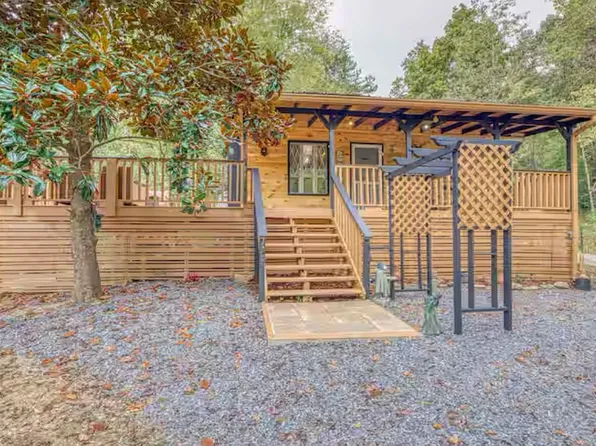 2611 C P Howard Dr, Sevierville, TN 37876