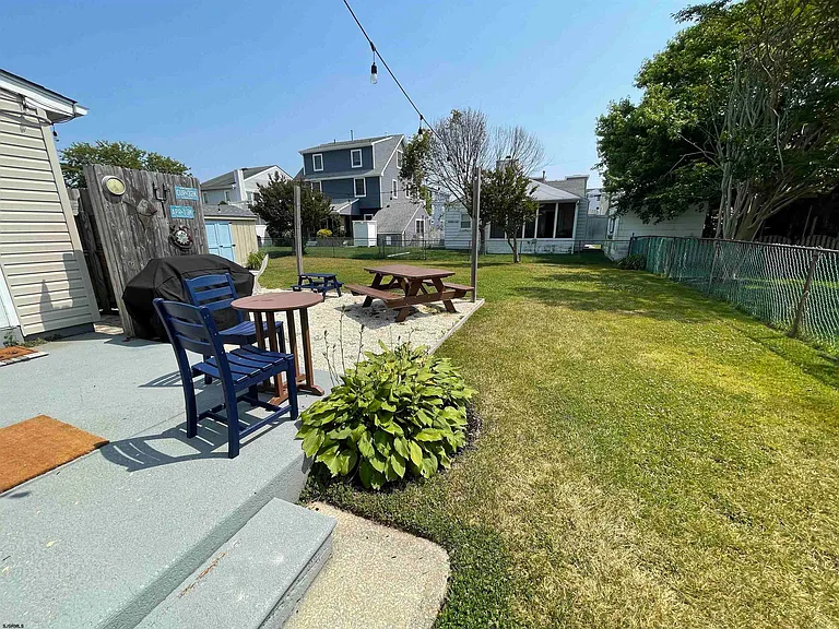 325 14th St S — Photo 25