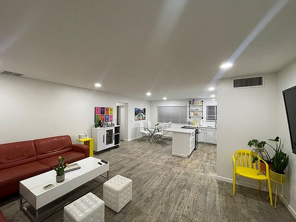 2nd image of 608 N 74th Pl