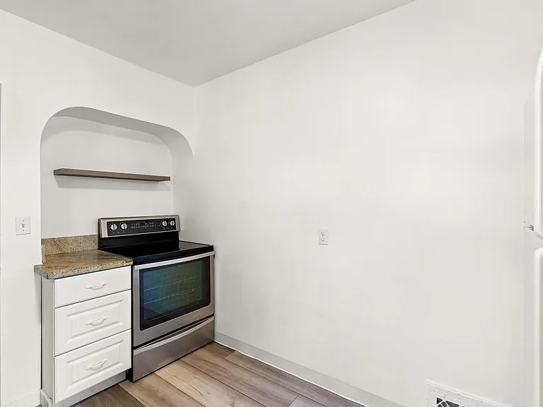 4426 W Irving St — Photo 14