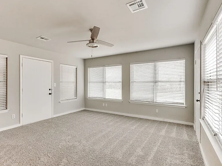 1909 Hardy Dr — Photo 28