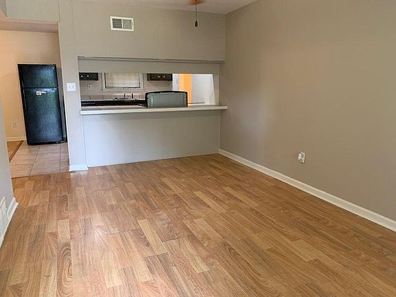 3rd image of 3239 Nora Lee Ln