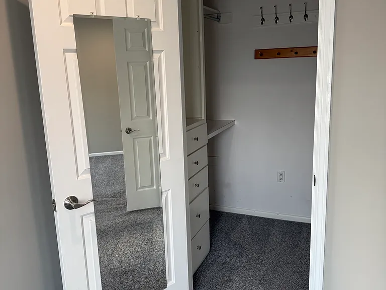 1032 S Court St — Photo 13