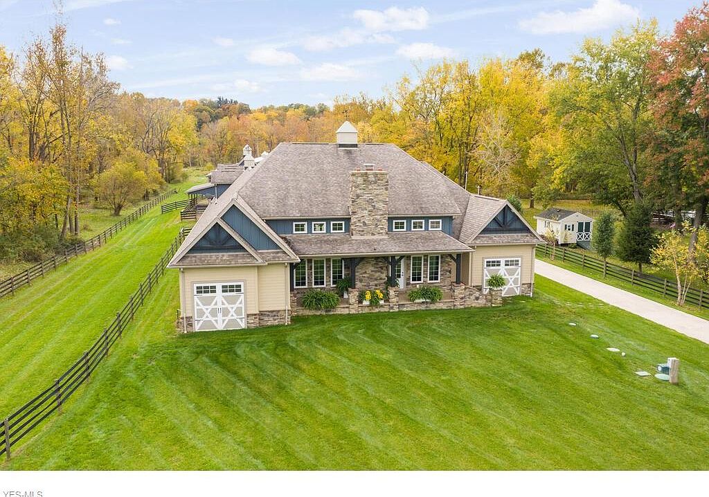 12100 Tinkers Creek Rd Valley View Oh 44125 Mls 4239467 Zillow