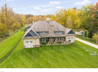 12100 Tinkers Creek Rd, Valley View, OH 44125