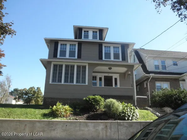235 E State St, Nanticoke, PA 18634