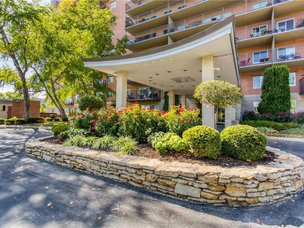 4550 Warwick Blvd APT 710, Kansas City, MO 64111
