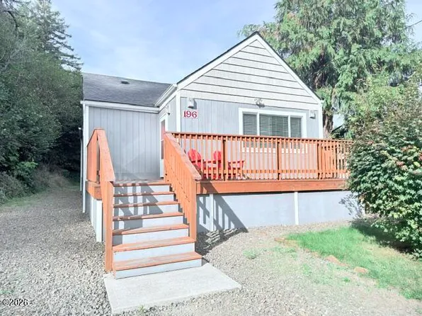196 NW 11th St, Toledo, OR 97391