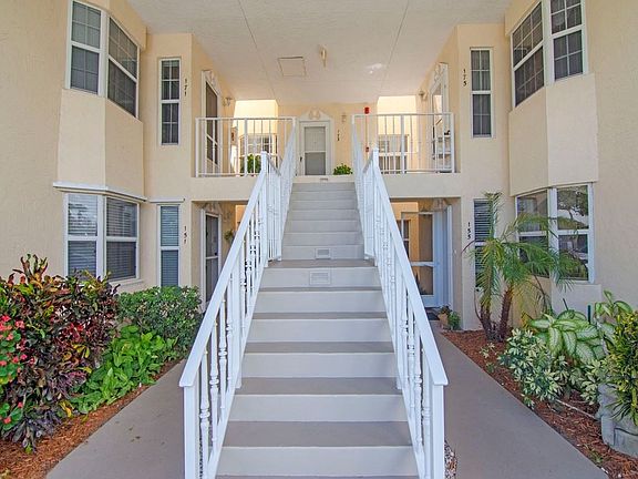 2nd image of 177 Grove Cir #177